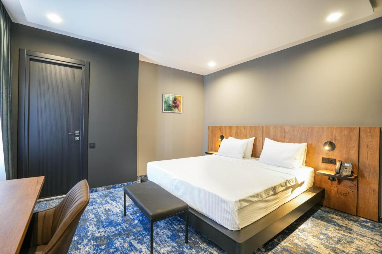 Hotel Sympatia Tbilisi Exteriör bild