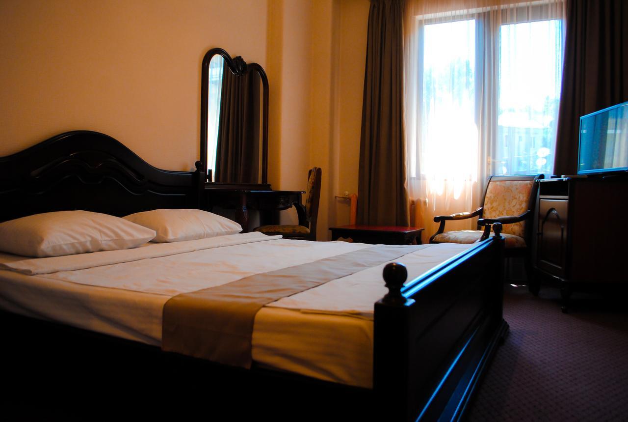 Hotel Sympatia Tbilisi Exteriör bild