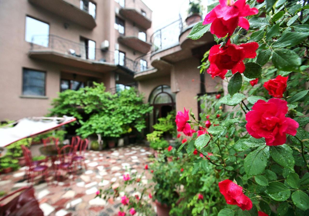 Hotel Sympatia Tbilisi Exteriör bild